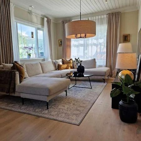 Villa Close To The City Centre 特罗姆瑟 外观 照片