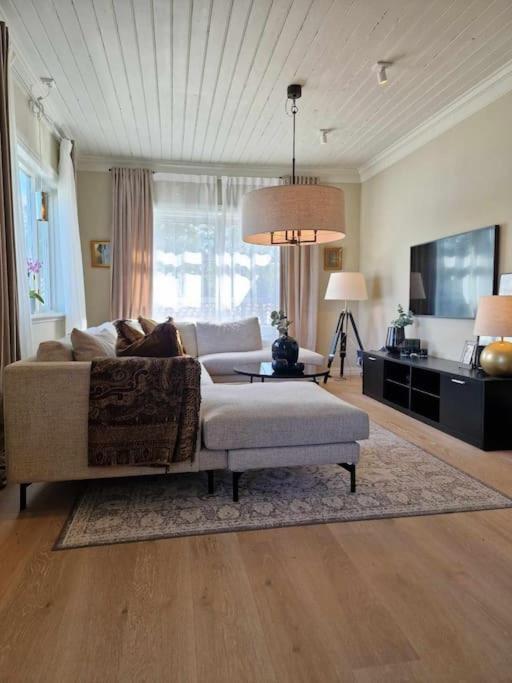 Villa Close To The City Centre 特罗姆瑟 外观 照片