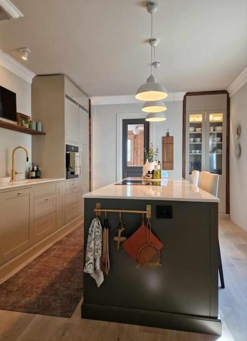 Villa Close To The City Centre 特罗姆瑟 外观 照片