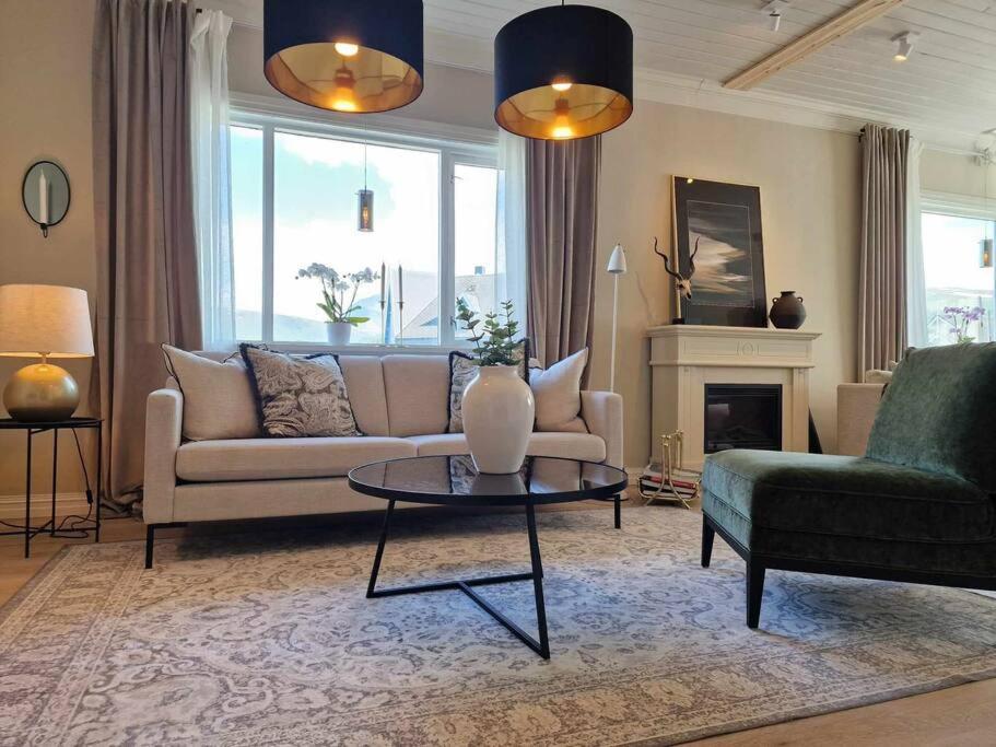 Villa Close To The City Centre 特罗姆瑟 外观 照片